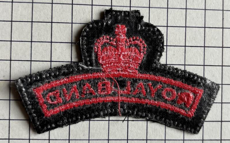 Post 1998 Royal Band (Royal Marines Band Portsmouth) Shoulder Title Badge