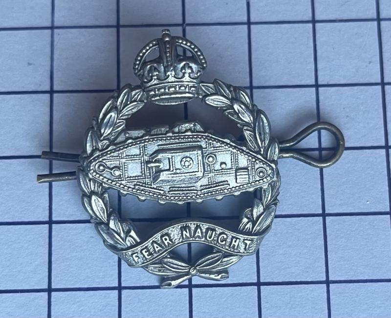 cWW2 Royal Tank Regiment (RTR) White Metal Cap Badge