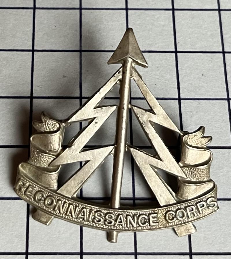 c1942-46 Reconnaissance Corps White Metal Other Ranks Cap Badge
