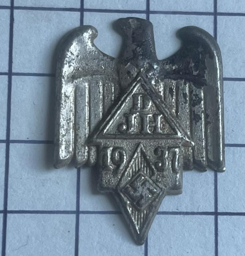 cWW2 German Youth Hostel Association DJH Tinne Day Badge Hitler Youth 1937