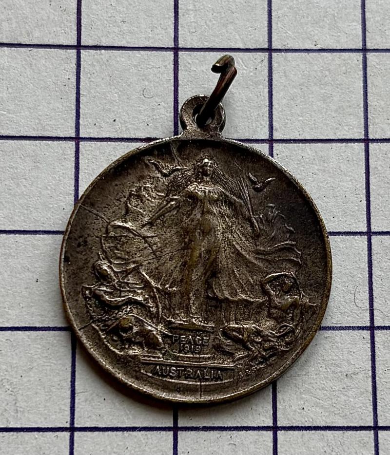 cWW1 Australia 1919 Australian Commemorative School Victory Peace Day Medal
