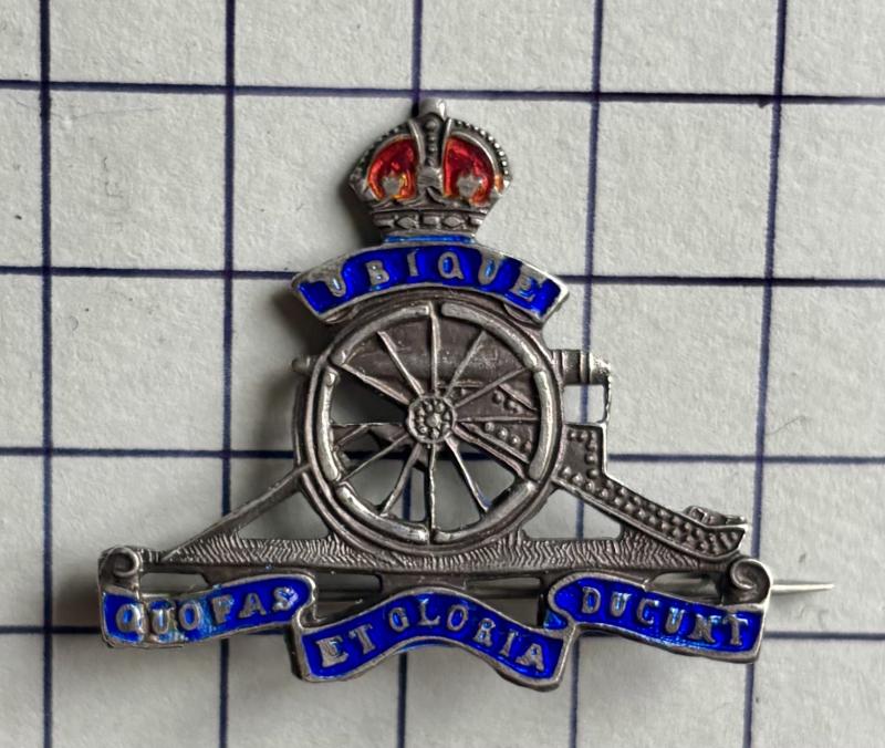 cWW1 - WW2 Royal Artillery (RA) Large Silver Sweetheart Pin Badge