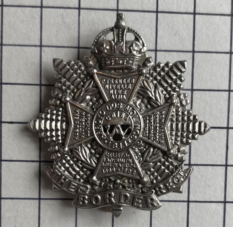 c1905-53 The Border Regiment Other Ranks White Metal Cap Badge