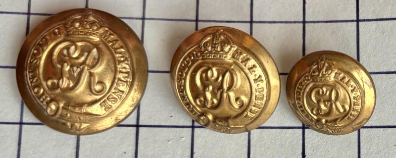 cWW1 Gilt Staff Officer Buttons Different Sizes GV Cypher Great War
